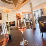 Moin Hotel 4*